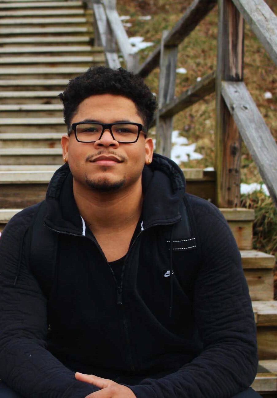 Graduate Carlos Duran